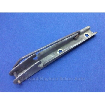 Hood Prop Rod Receiver (Lancia Beta Coupe, HPE, Zagato All 1979-On) - U8